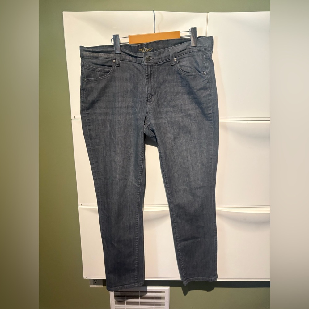 Women's gray Jeans